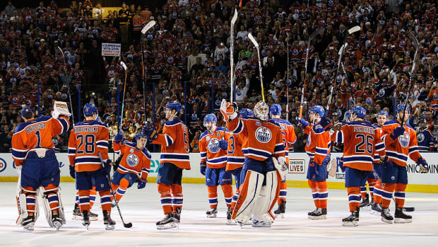 rogers-place-edmonton-oilers.jpg